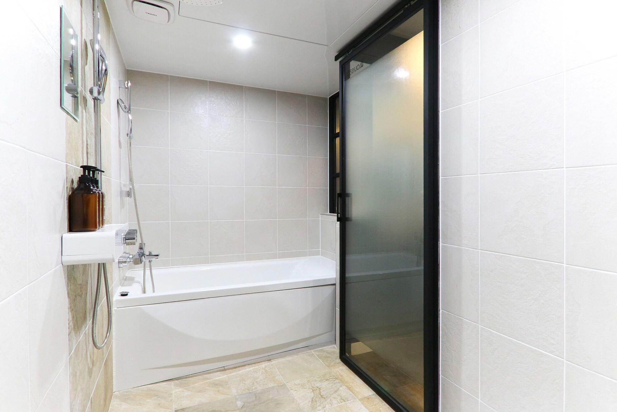 Louis Hotel Puszan Kültér fotó