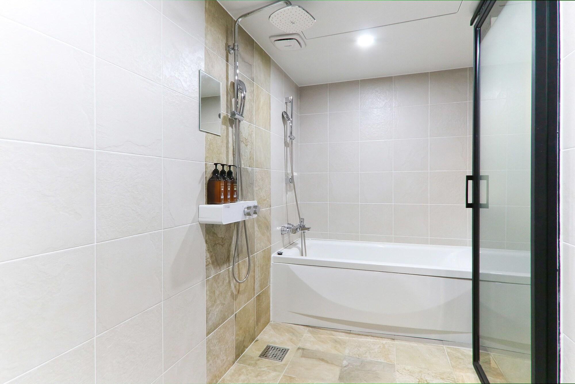 Louis Hotel Puszan Kültér fotó