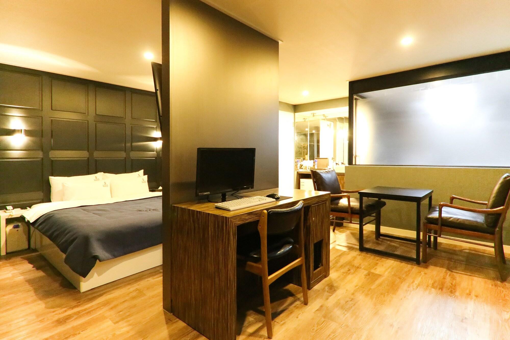 Louis Hotel Puszan Kültér fotó