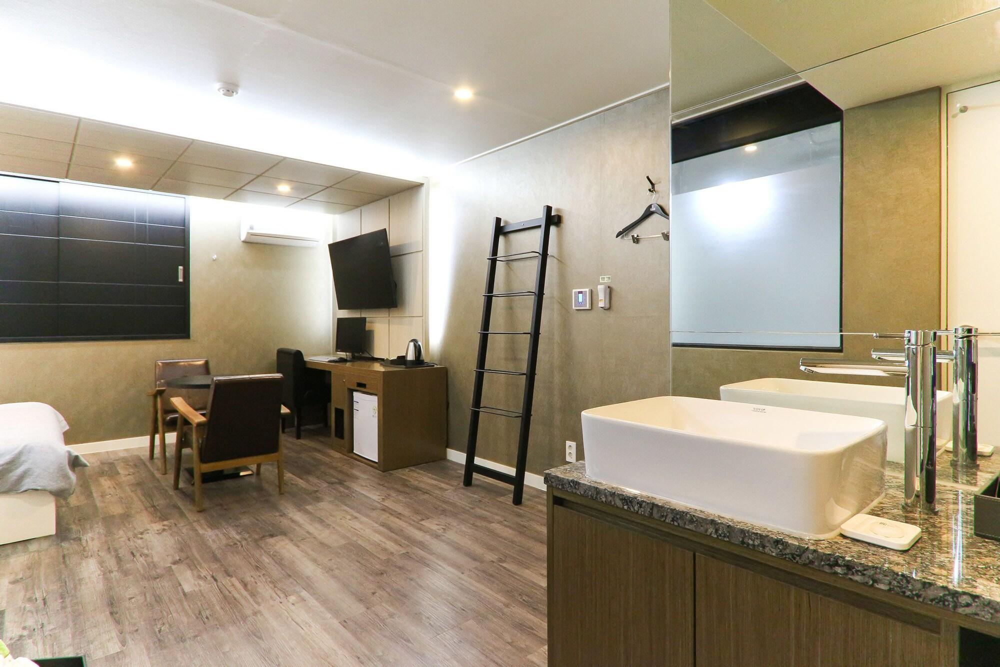Louis Hotel Puszan Kültér fotó